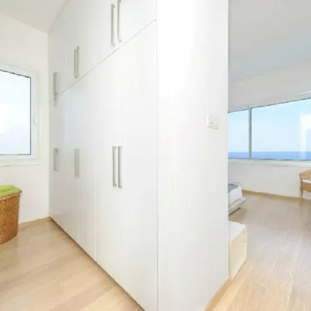 Villa “your Luxury Sea Front Villa” – 01 *