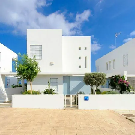 “your Luxury Sea Front Villa” - 01 فيلة *