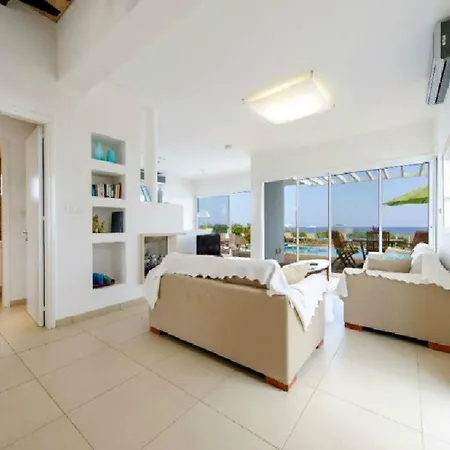 Βίλα “your Luxury Sea Front Villa” - 01 *